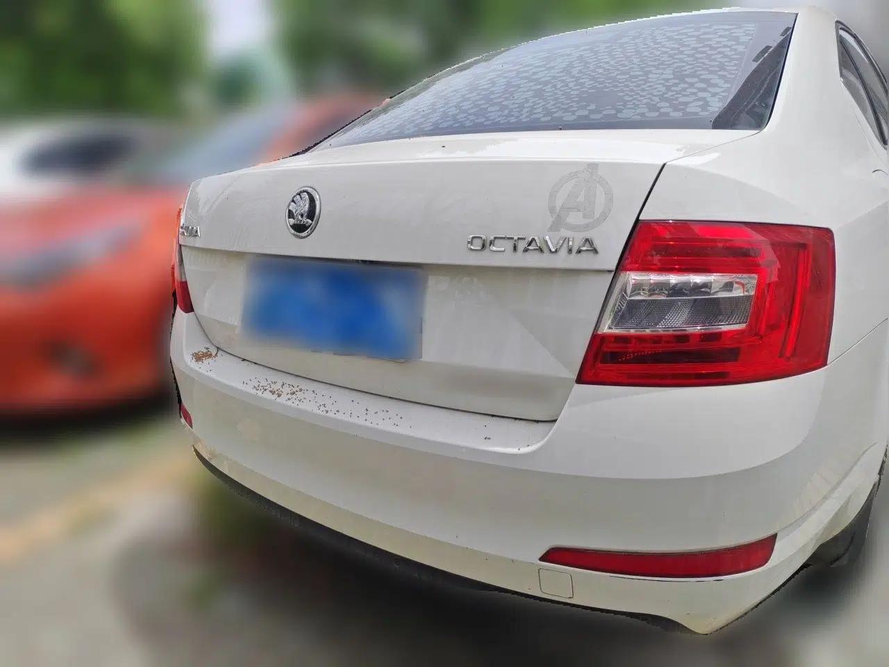 Skoda Octavia 2017 Classic Model 1.6L Automatic Comfort Edition — миниатюра 5