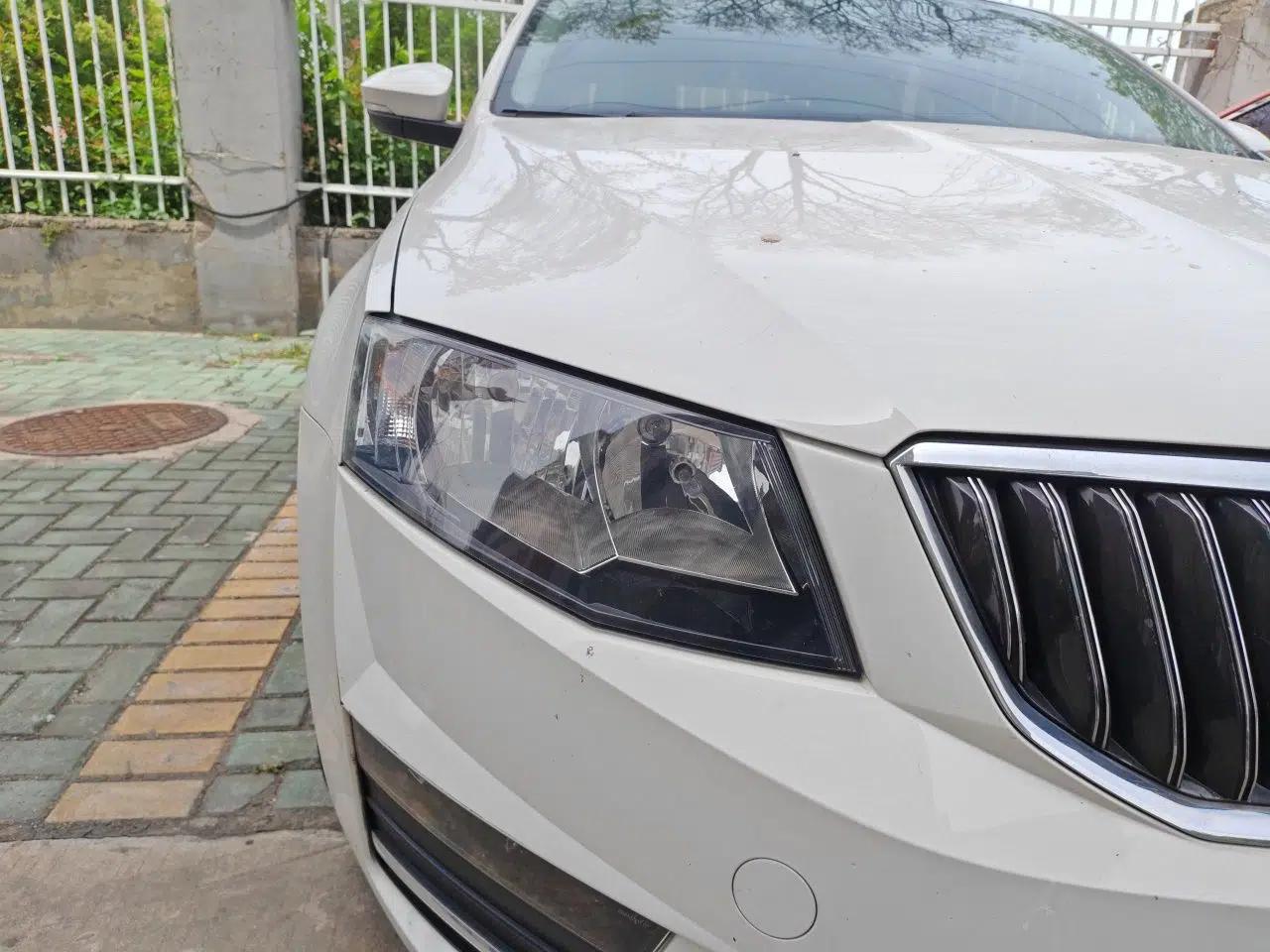 Skoda Octavia 2017 Classic Model 1.6L Automatic Comfort Edition — миниатюра 7