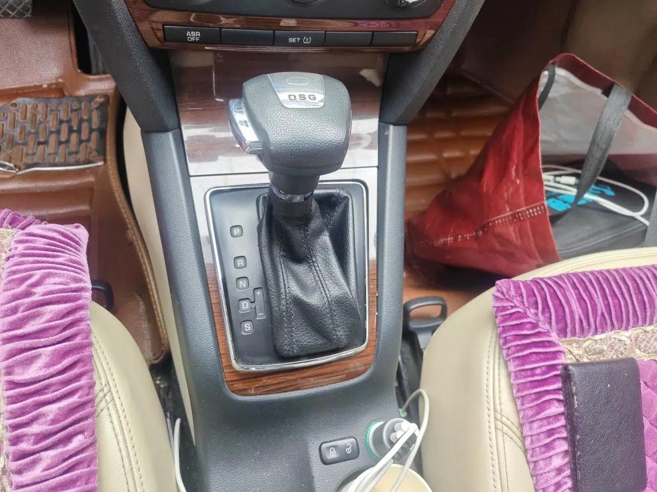 Skoda Octavia 2010 1.4TSI DSG Yijun Edition — миниатюра 15