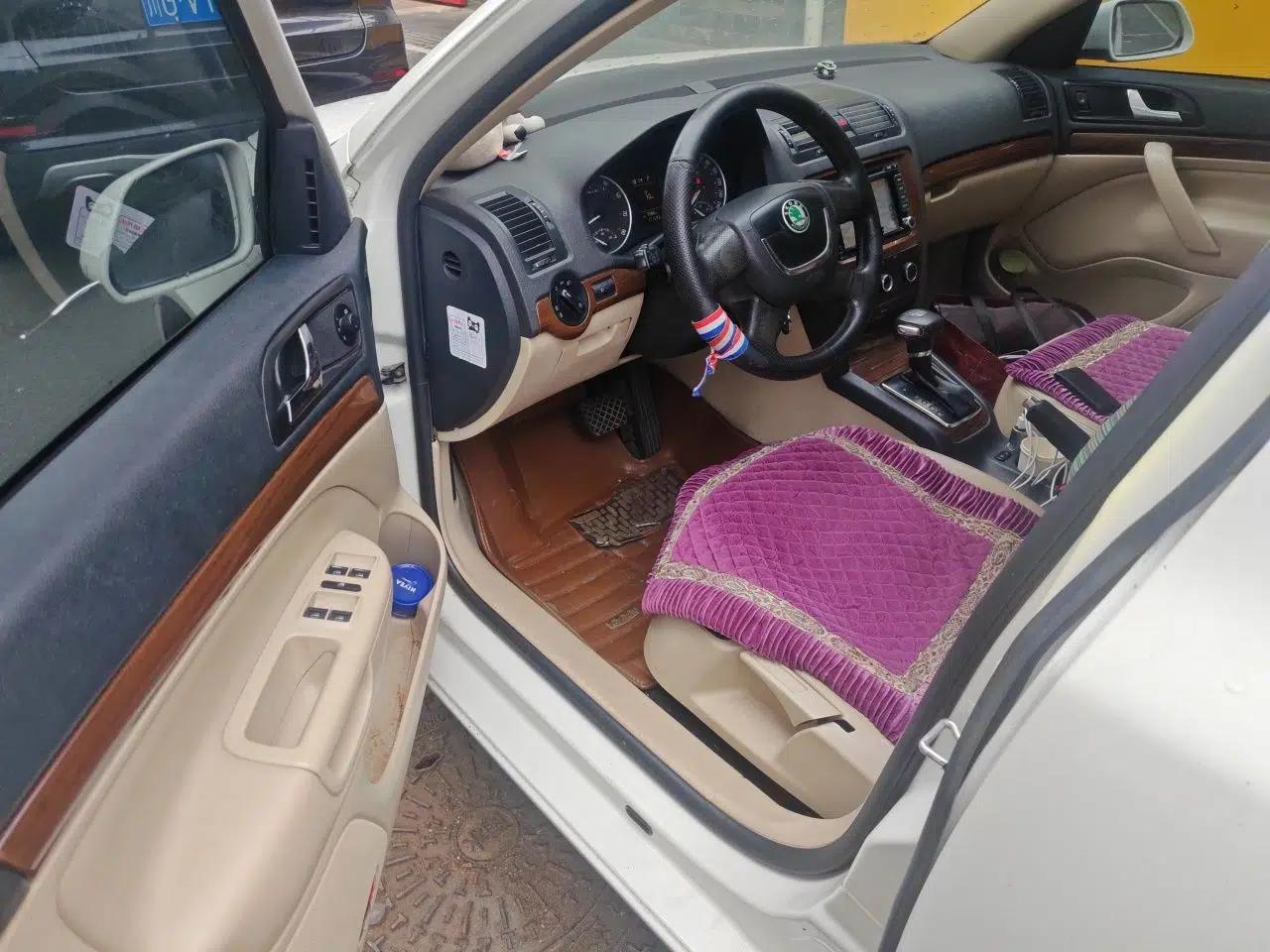 Skoda Octavia 2010 1.4TSI DSG Yijun Edition — миниатюра 17
