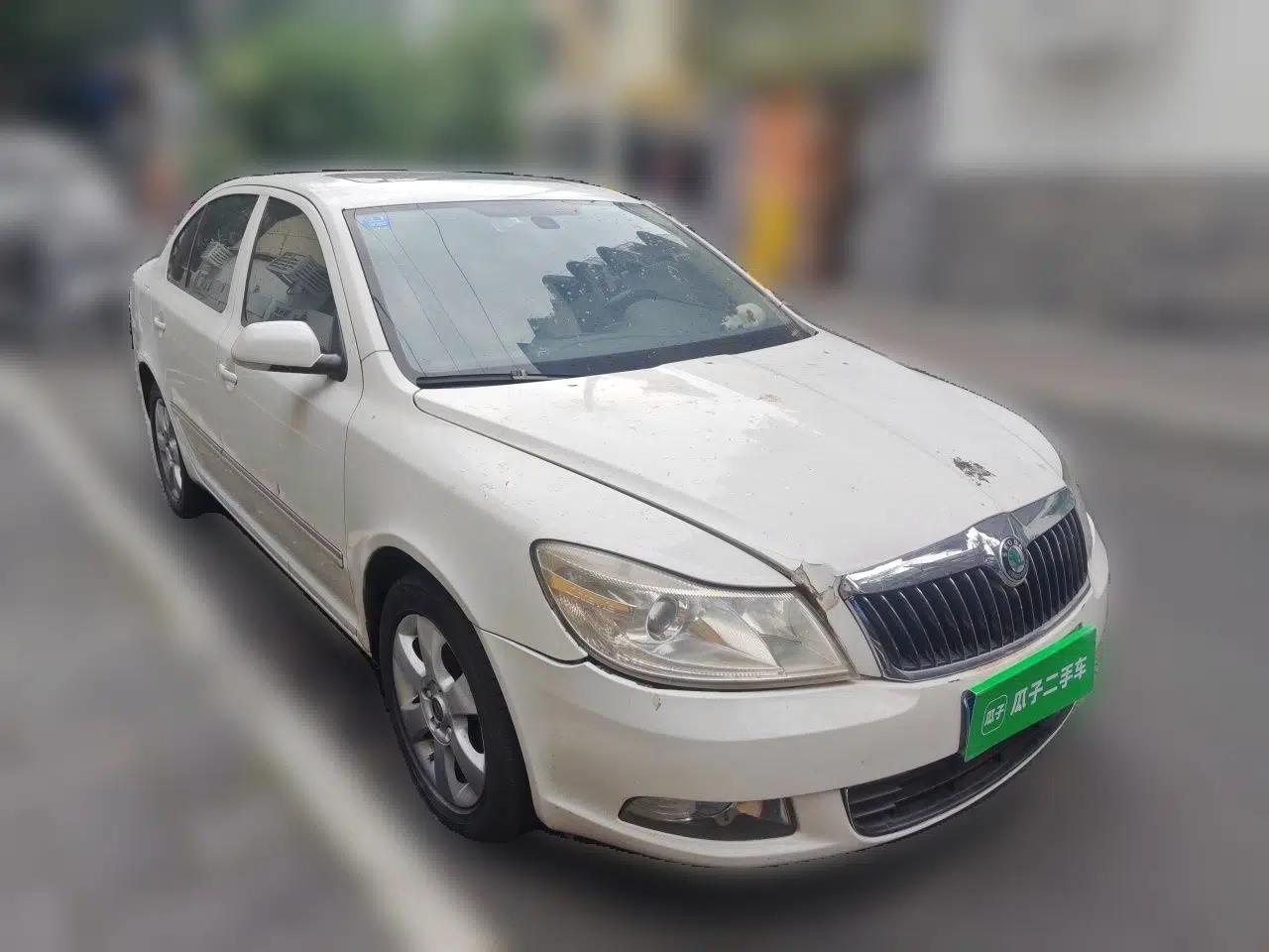 Skoda Octavia 2010 1.4TSI DSG Yijun Edition — миниатюра 3