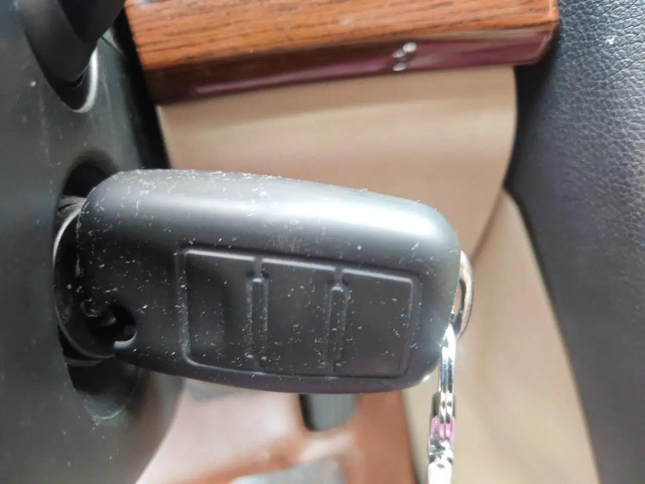 Skoda Octavia 2010 1.4TSI DSG Yijun Edition — миниатюра 9