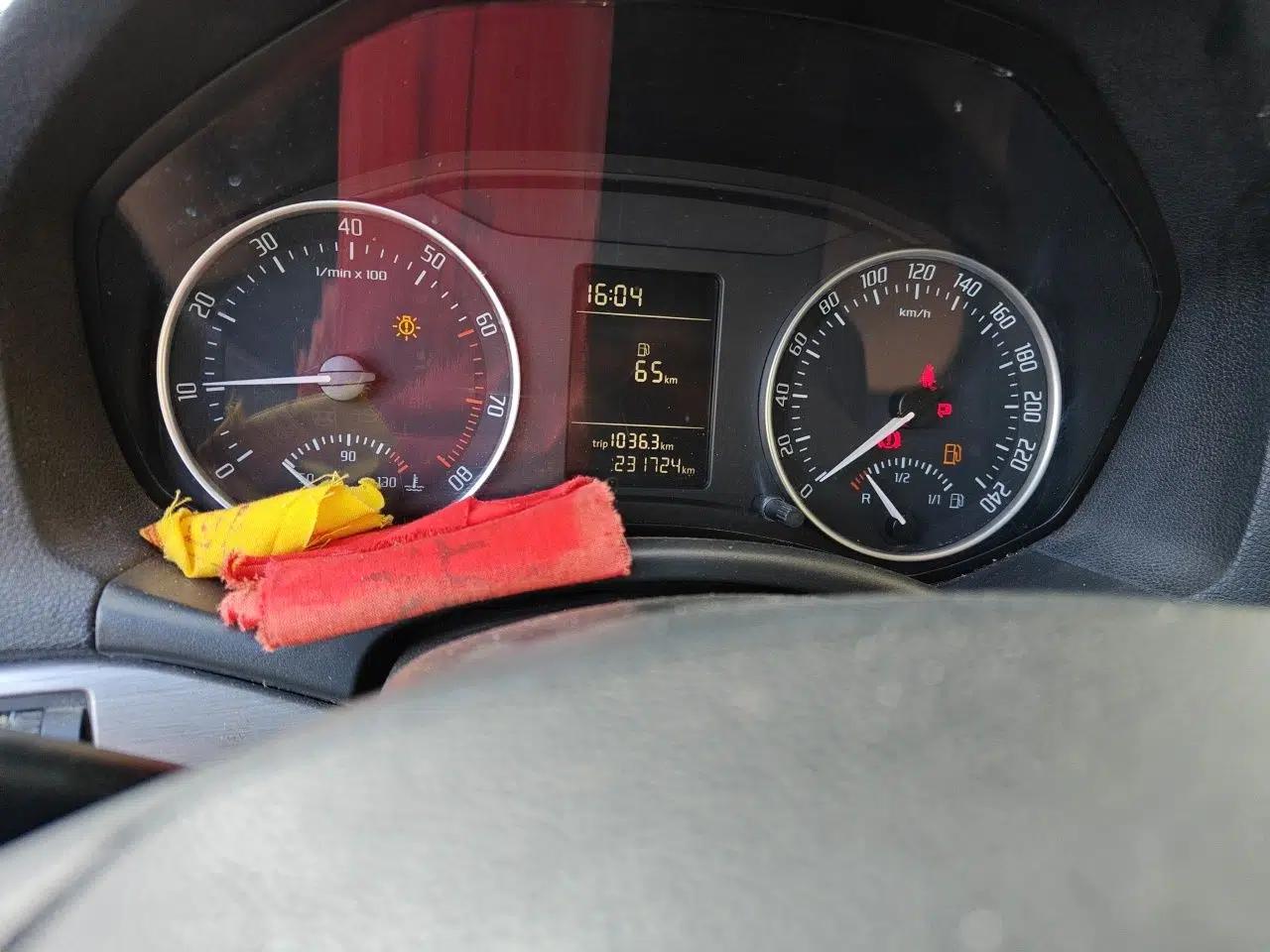 Skoda Octavia 2012 1.6L Manual Yijie Edition — миниатюра 13