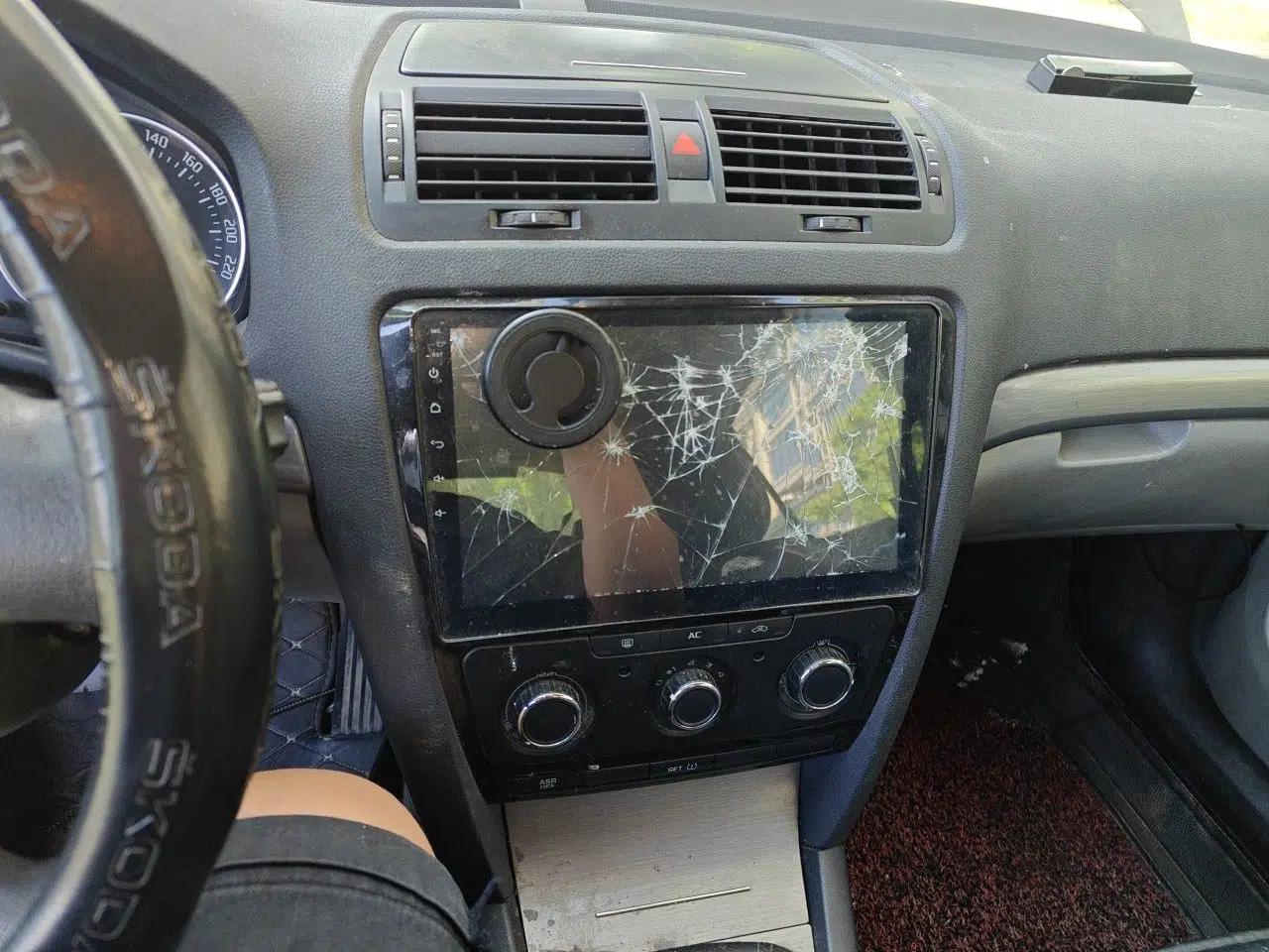 Skoda Octavia 2012 1.6L Manual Yijie Edition — миниатюра 14