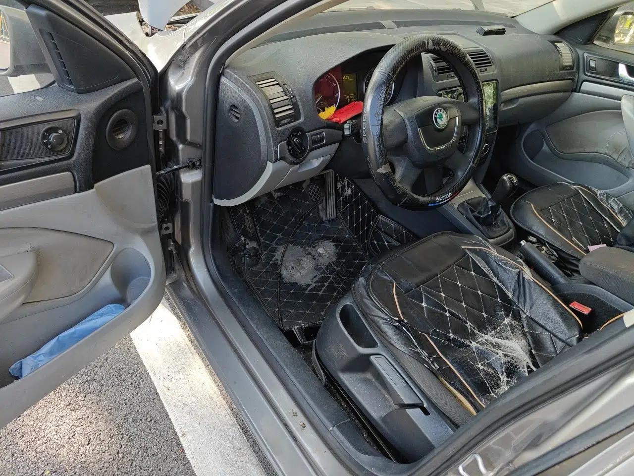 Skoda Octavia 2012 1.6L Manual Yijie Edition — миниатюра 17
