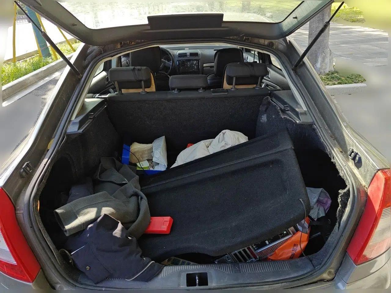 Skoda Octavia 2012 1.6L Manual Yijie Edition — миниатюра 20