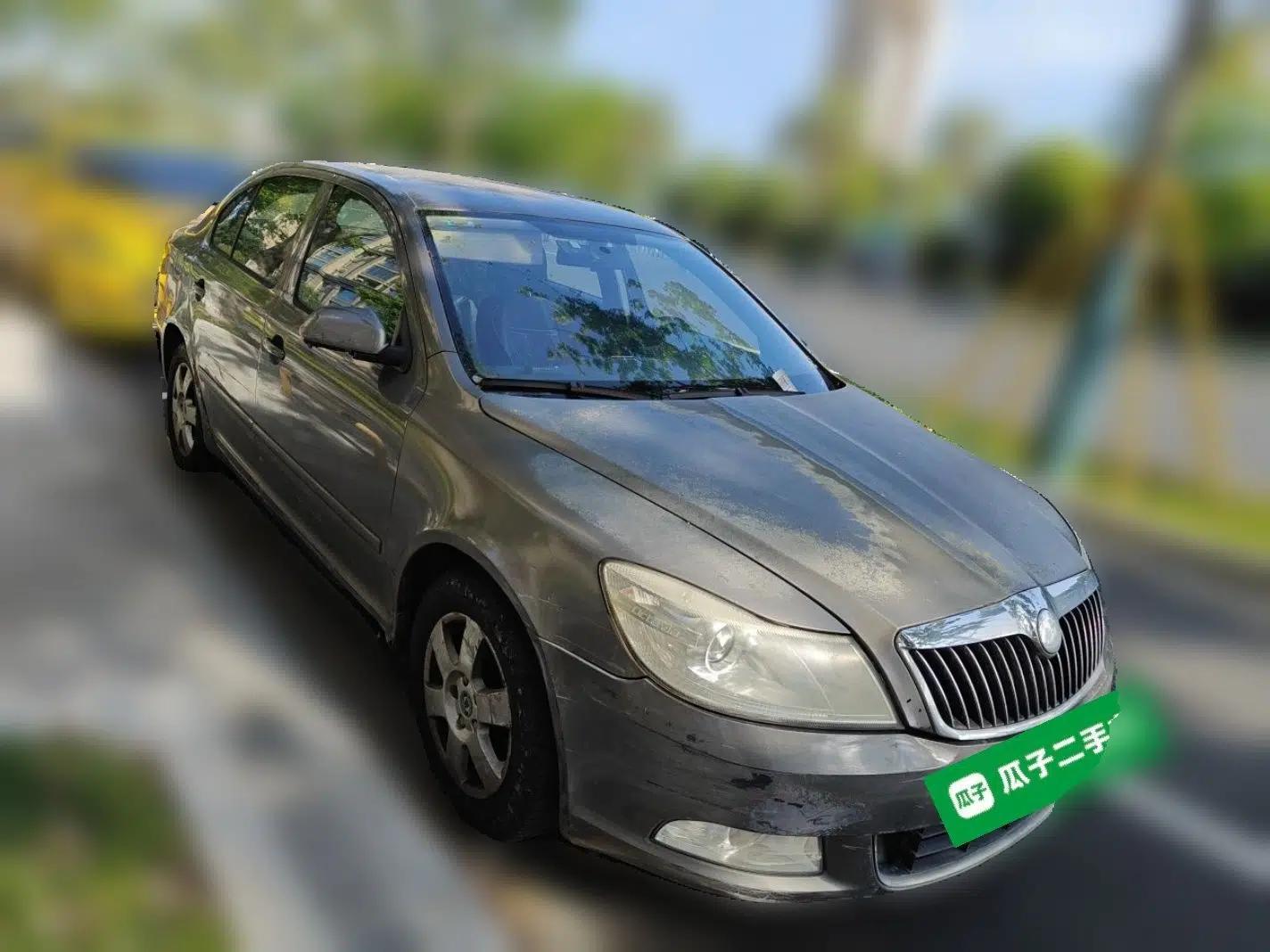 Skoda Octavia 2012 1.6L Manual Yijie Edition — миниатюра 3