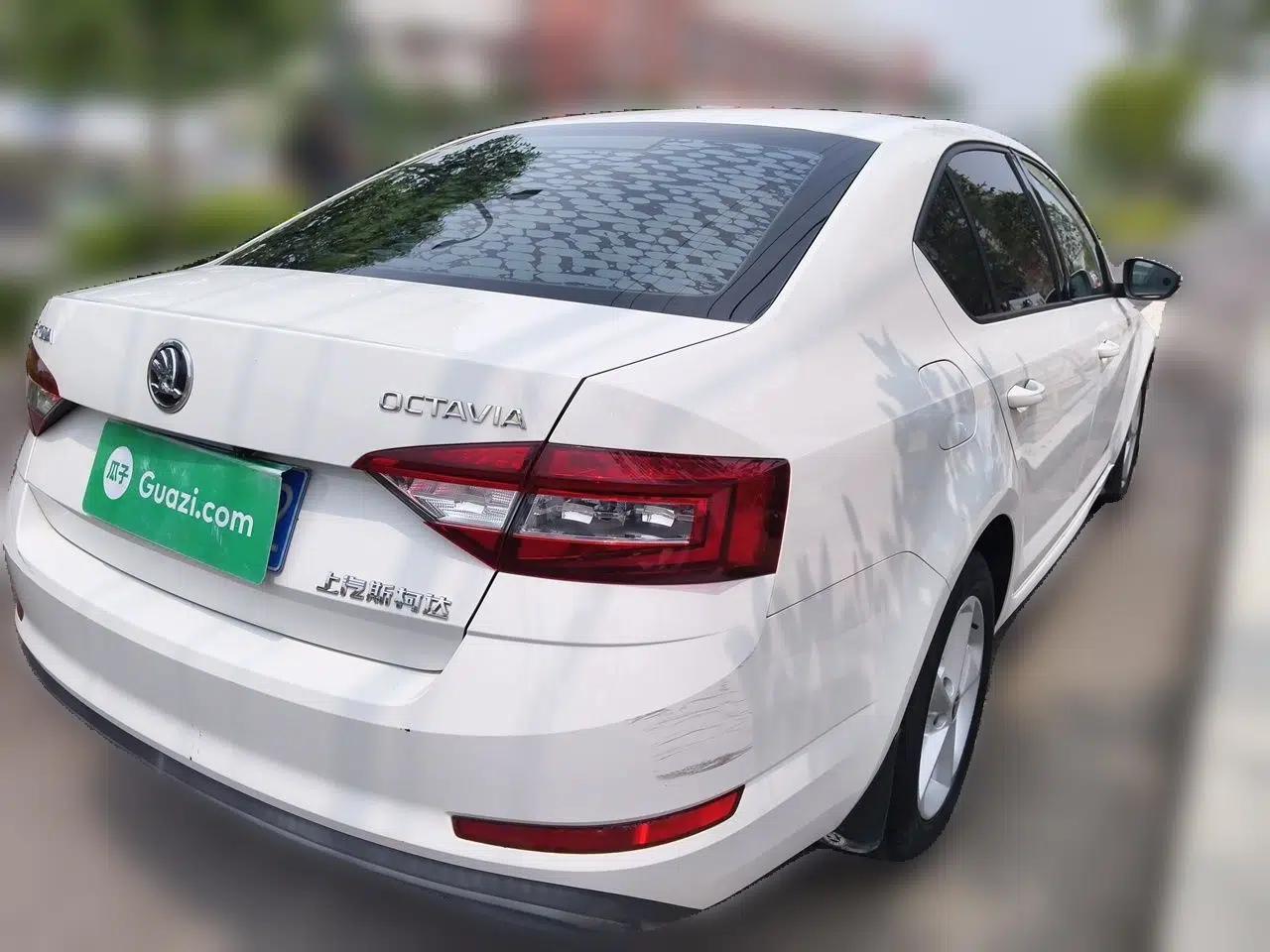 Skoda Octavia 2018 1.6L Manual Standard Edition — миниатюра 6