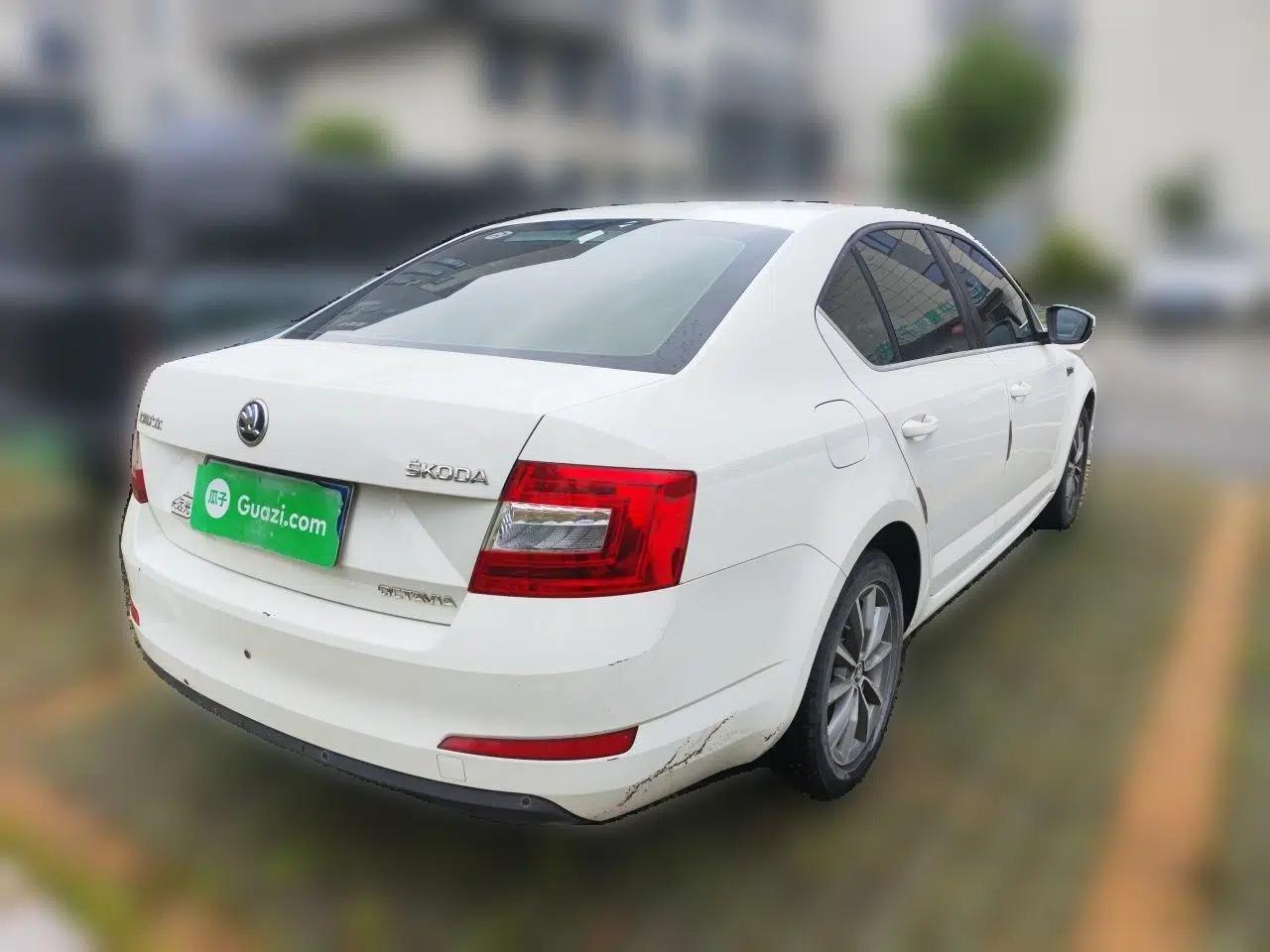 Skoda Octavia 2016 1.6L Manual Trend Edition — миниатюра 6
