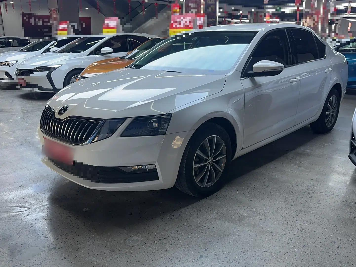 Skoda Octavia 2022 1.5L Automatic Comfort Edition — миниатюра 4