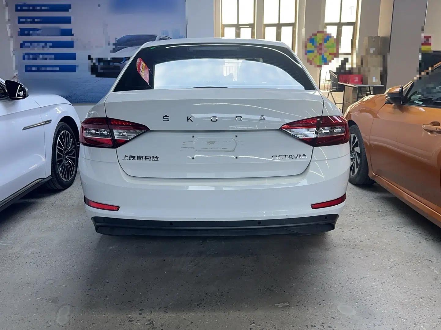 Skoda Octavia 2022 1.5L Automatic Comfort Edition — миниатюра 6