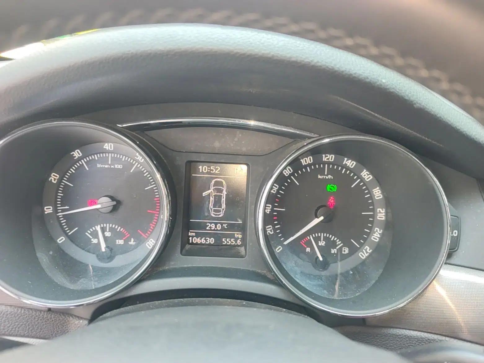 Skoda Superb 2013 1.8TSI Automatic Yashi Edition — миниатюра 15