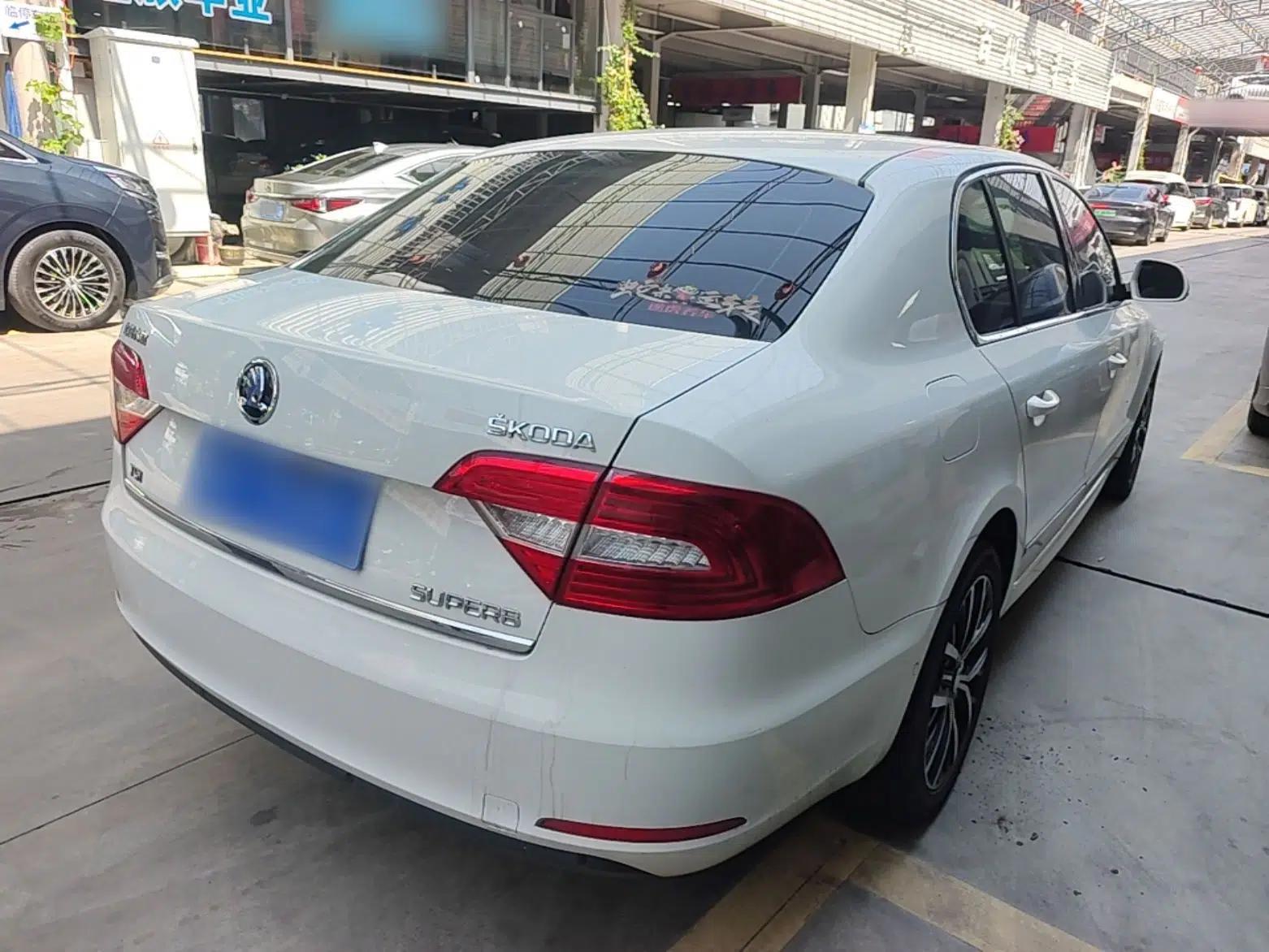 Skoda Superb 2013 1.8TSI Automatic Yashi Edition — миниатюра 6