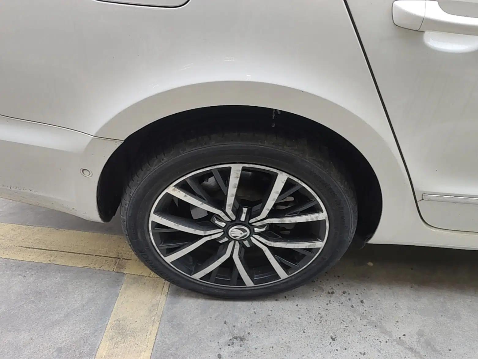 Skoda Superb 2013 1.8TSI Automatic Yashi Edition — миниатюра 10