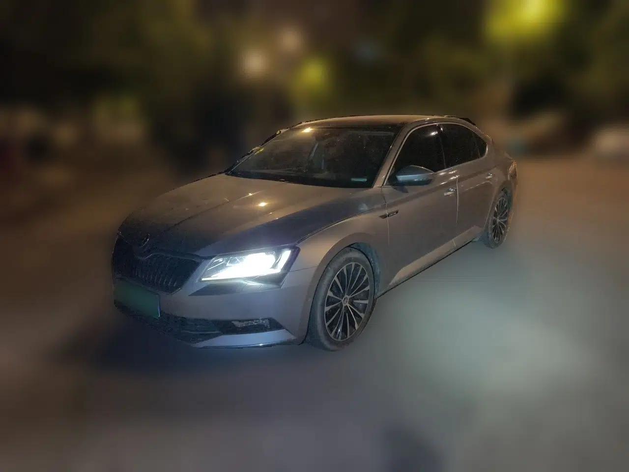 Skoda Superb 2018 TSI330 DSG Luxury Edition China V Standard — миниатюра 1