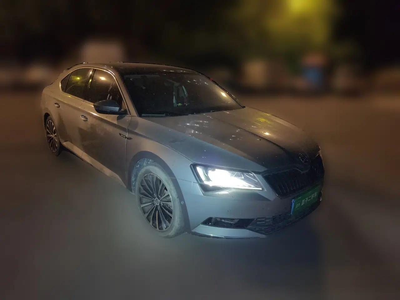 Skoda Superb 2018 TSI330 DSG Luxury Edition China V Standard — миниатюра 3