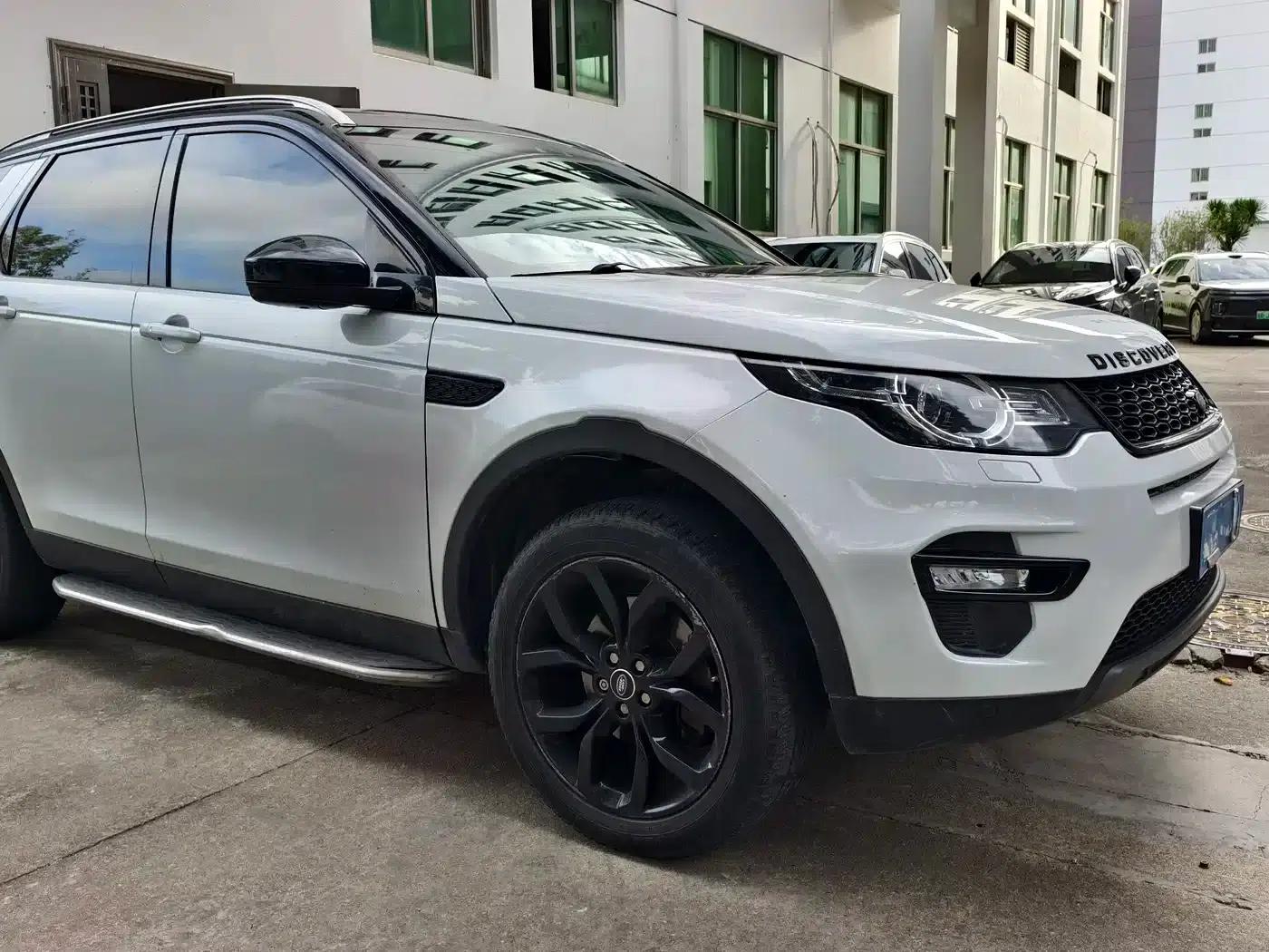 Discovery Sport 2017 2.0T Limited Black Edition — миниатюра 5