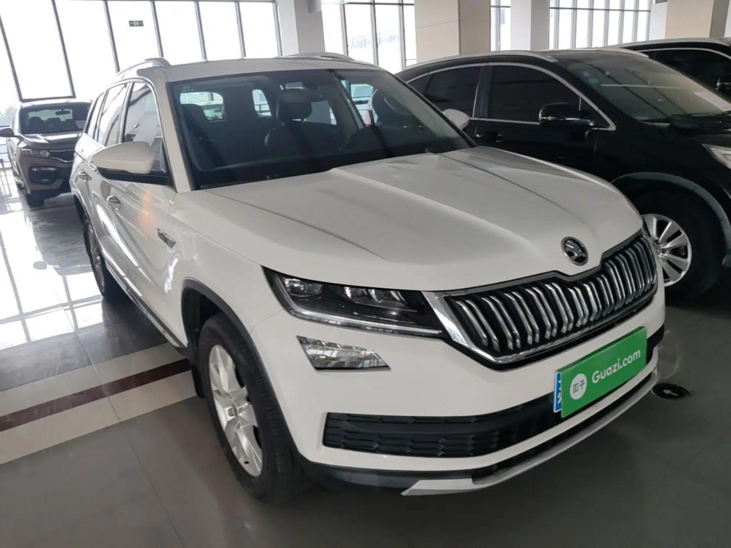 Skoda Kodiaq 2018 Facelifted TSI330 5-Seater Two-Wheel-Drive Luxury Enjoyment Edition — миниатюра 3