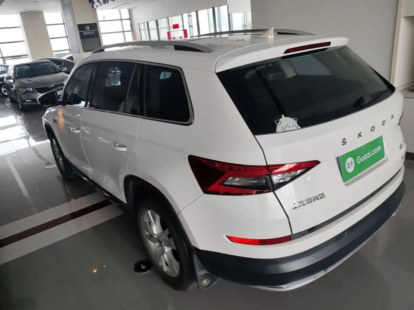 Skoda Kodiaq 2018 Facelifted TSI330 5-Seater Two-Wheel-Drive Luxury Enjoyment Edition — миниатюра 4