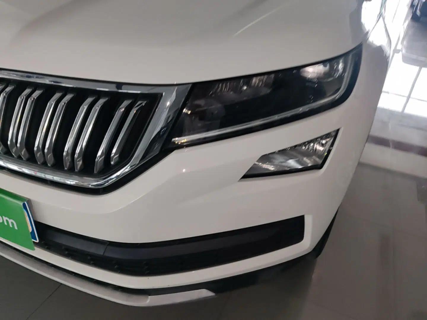 Skoda Kodiaq 2018 Facelifted TSI330 5-Seater Two-Wheel-Drive Luxury Enjoyment Edition — миниатюра 9