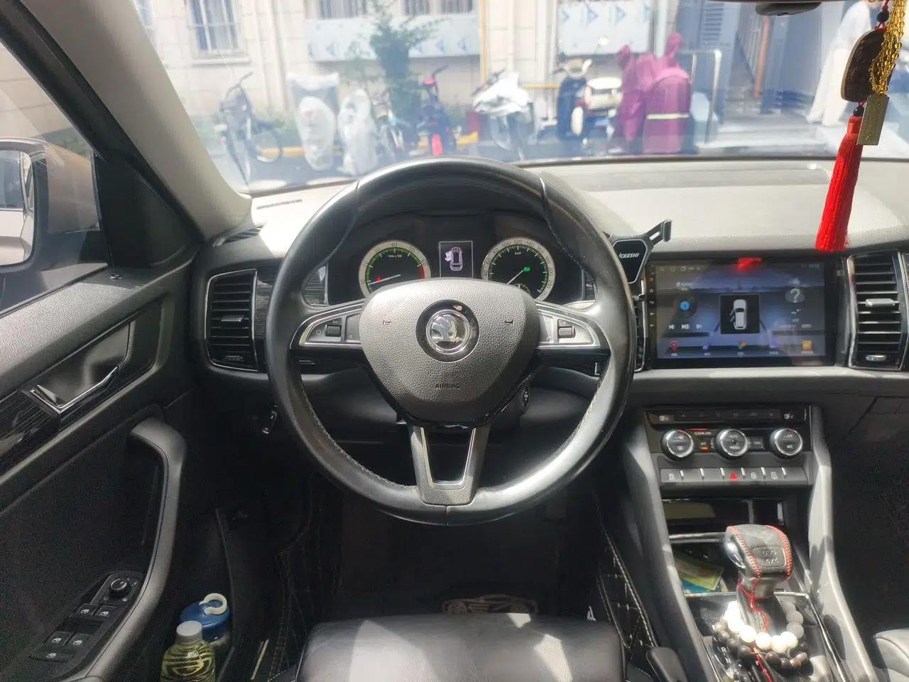 Skoda Kodiaq 2018 TSI330 7-Seater Two-Wheel-Drive Luxury Enjoyment Edition — миниатюра 11