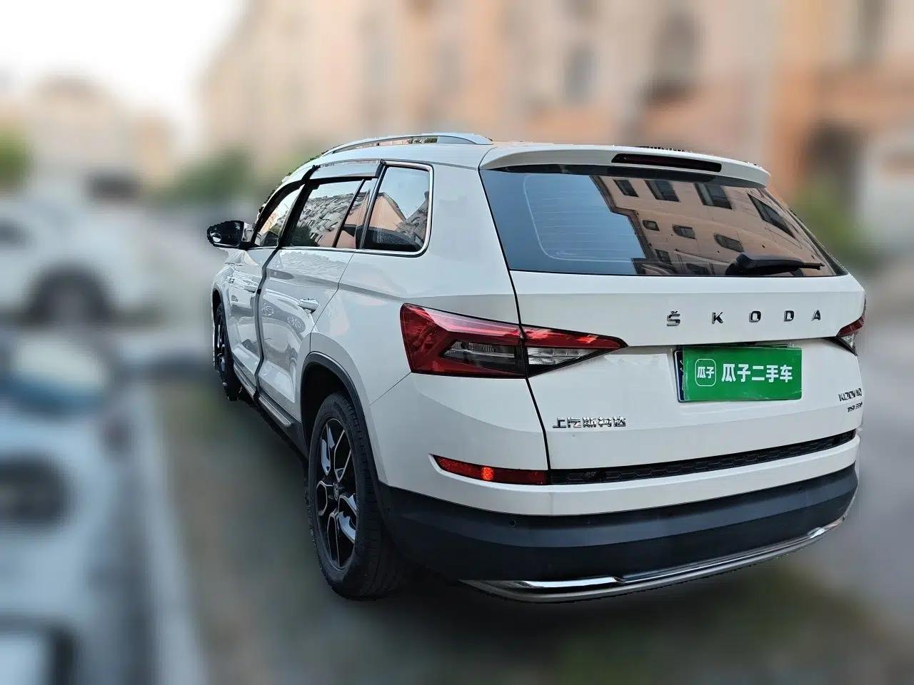 Skoda Kodiaq 2018 Facelifted TSI330 5-Seater Two-Wheel-Drive Luxury Enjoyment Edition — миниатюра 4