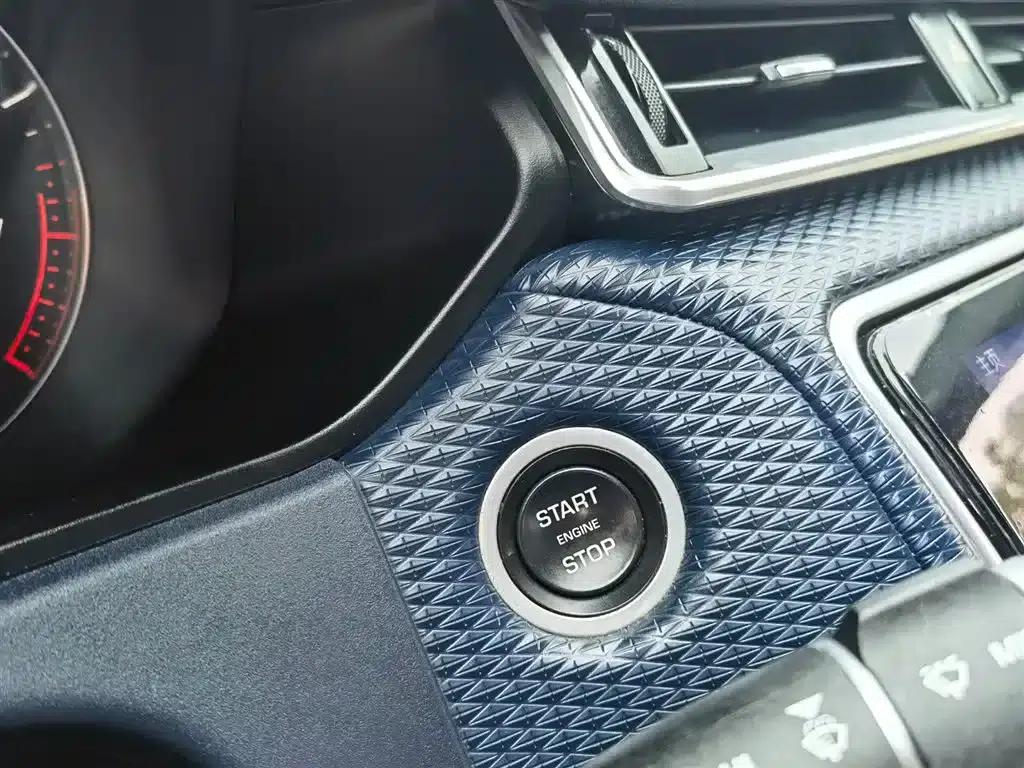Range Rover Velar 2018 P300 R-DYNAMIC S — миниатюра 18