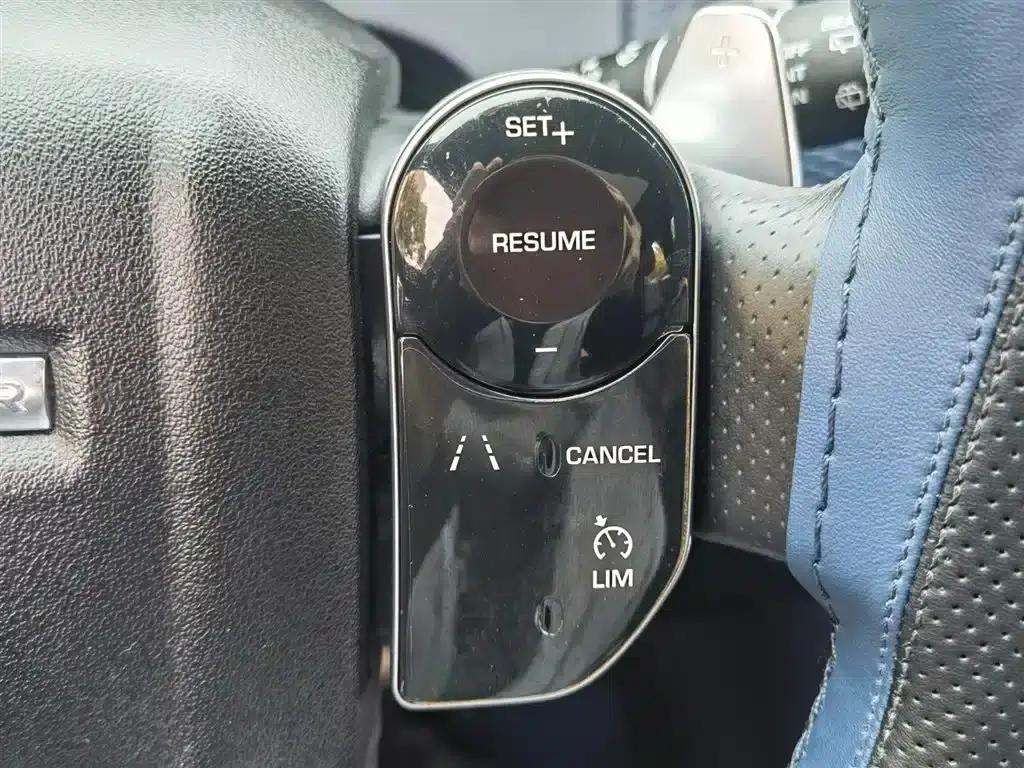 Range Rover Velar 2018 P300 R-DYNAMIC S — миниатюра 22