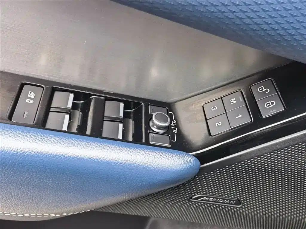 Range Rover Velar 2018 P300 R-DYNAMIC S — миниатюра 23