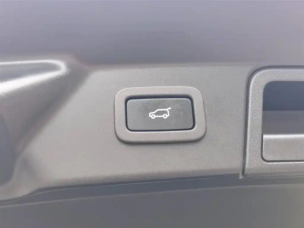 Range Rover Velar 2018 P300 R-DYNAMIC S — миниатюра 25