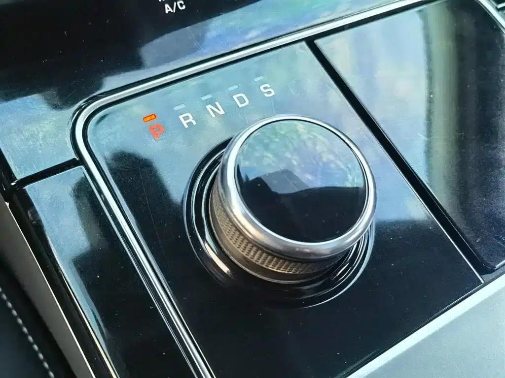 Range Rover Velar 2019 250PS — миниатюра 13
