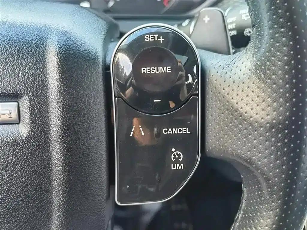 Range Rover Velar 2019 250PS — миниатюра 23