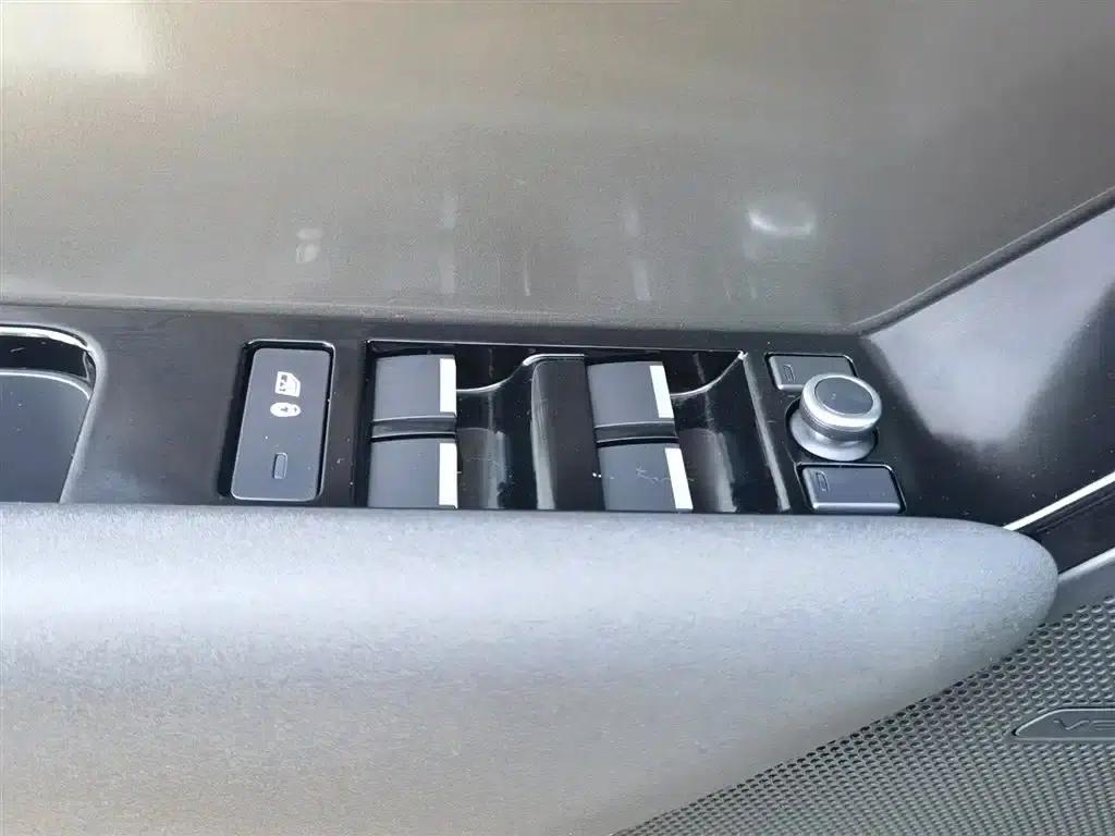 Range Rover Velar 2019 250PS — миниатюра 25