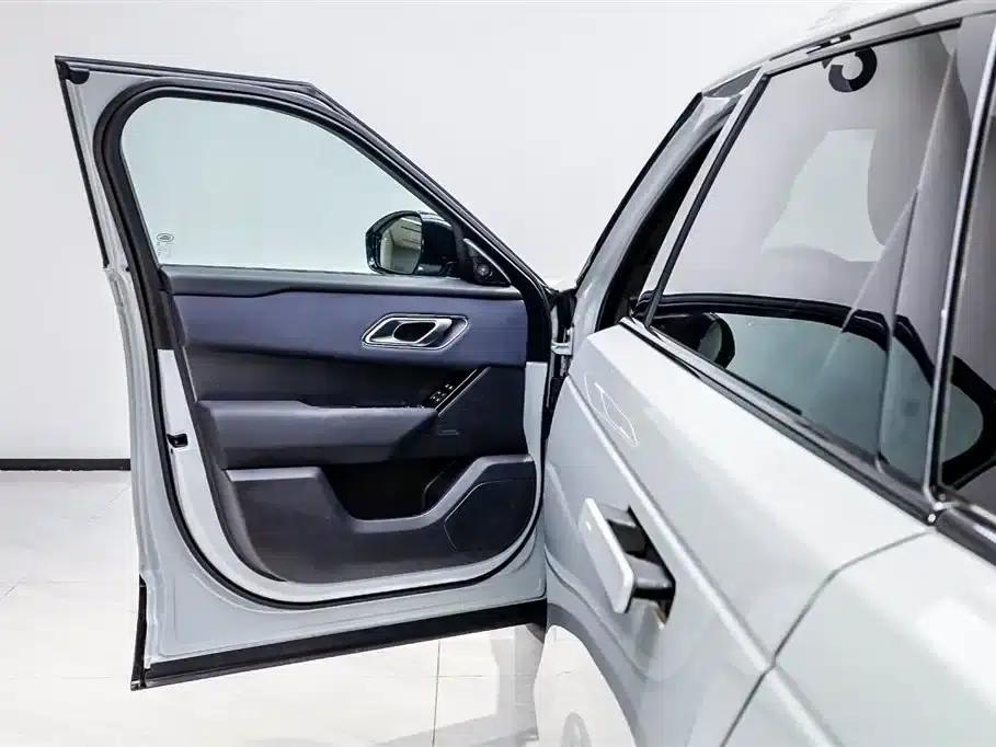 Range Rover Velar 2024 Dynamic SE — миниатюра 8