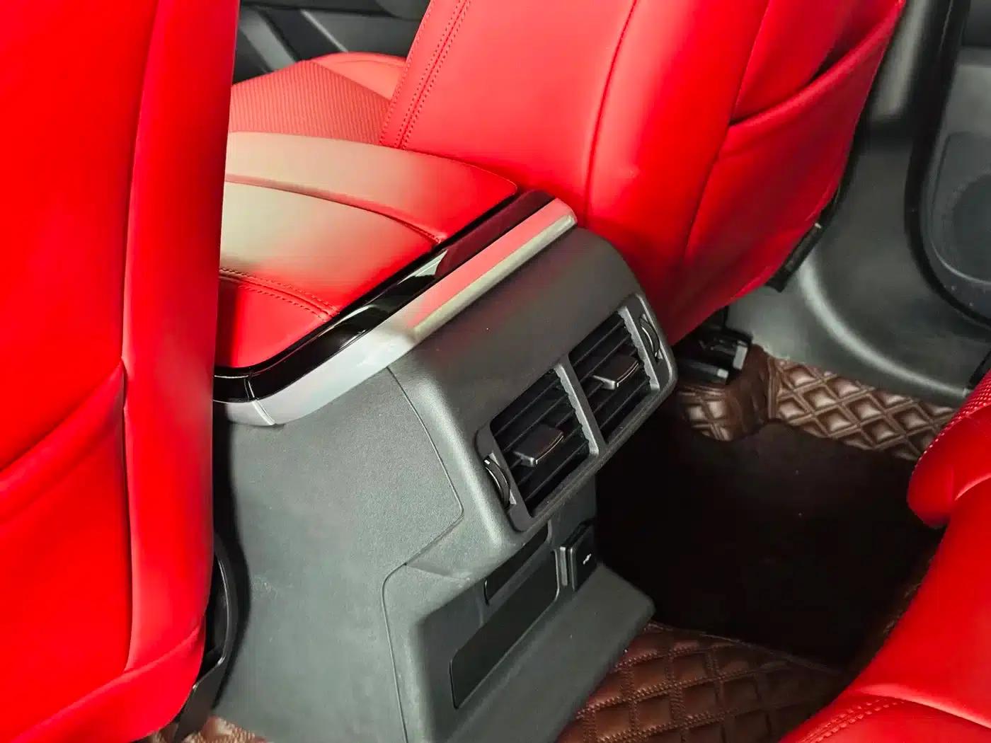 Range Rover Velar 2023 250PS — миниатюра 14