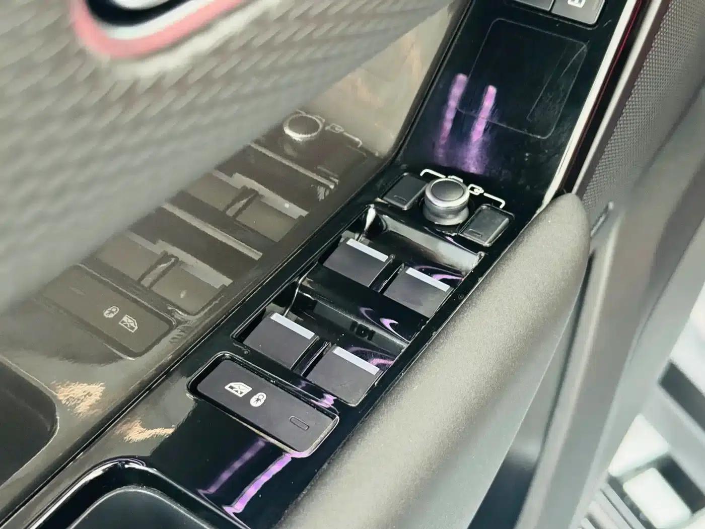 Range Rover Velar 2023 250PS — миниатюра 16