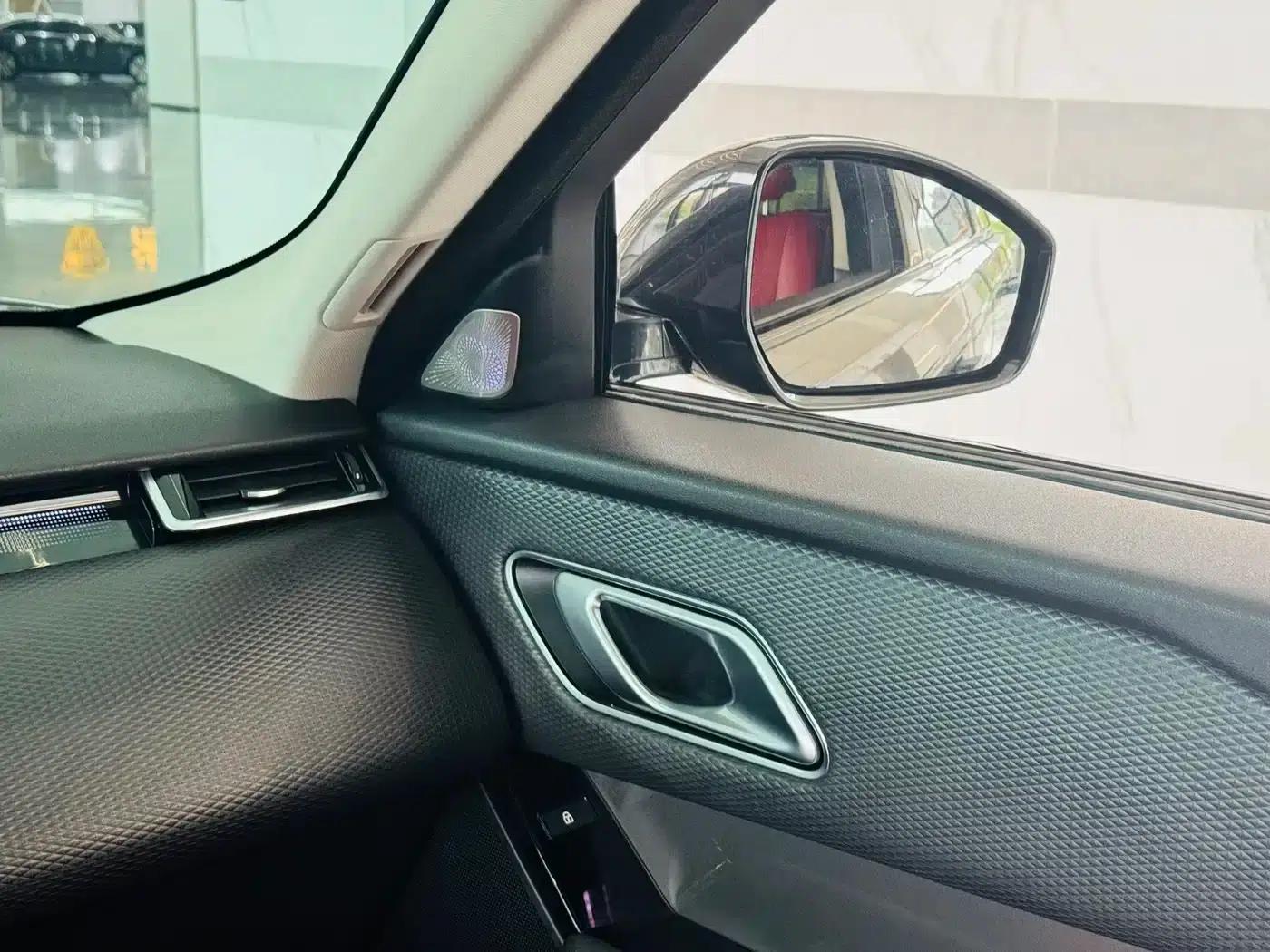 Range Rover Velar 2023 250PS — миниатюра 20