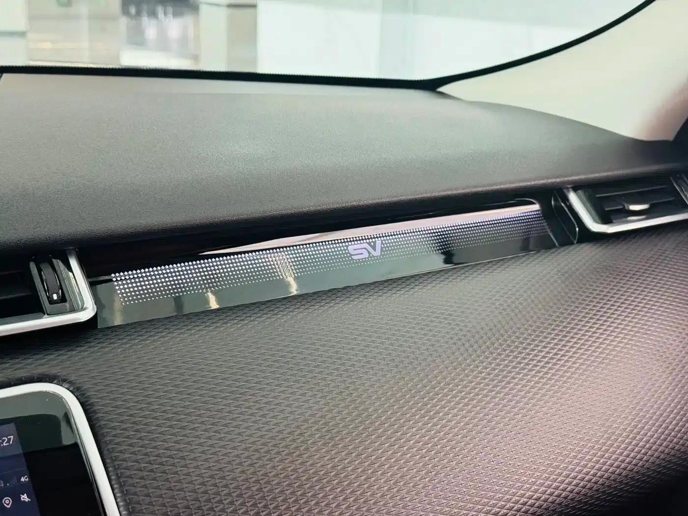 Range Rover Velar 2023 250PS — миниатюра 21