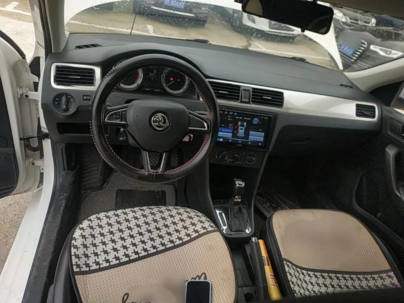 Skoda Rapid 2019 1.5L Automatic Comfort Edition China V Standard — миниатюра 13