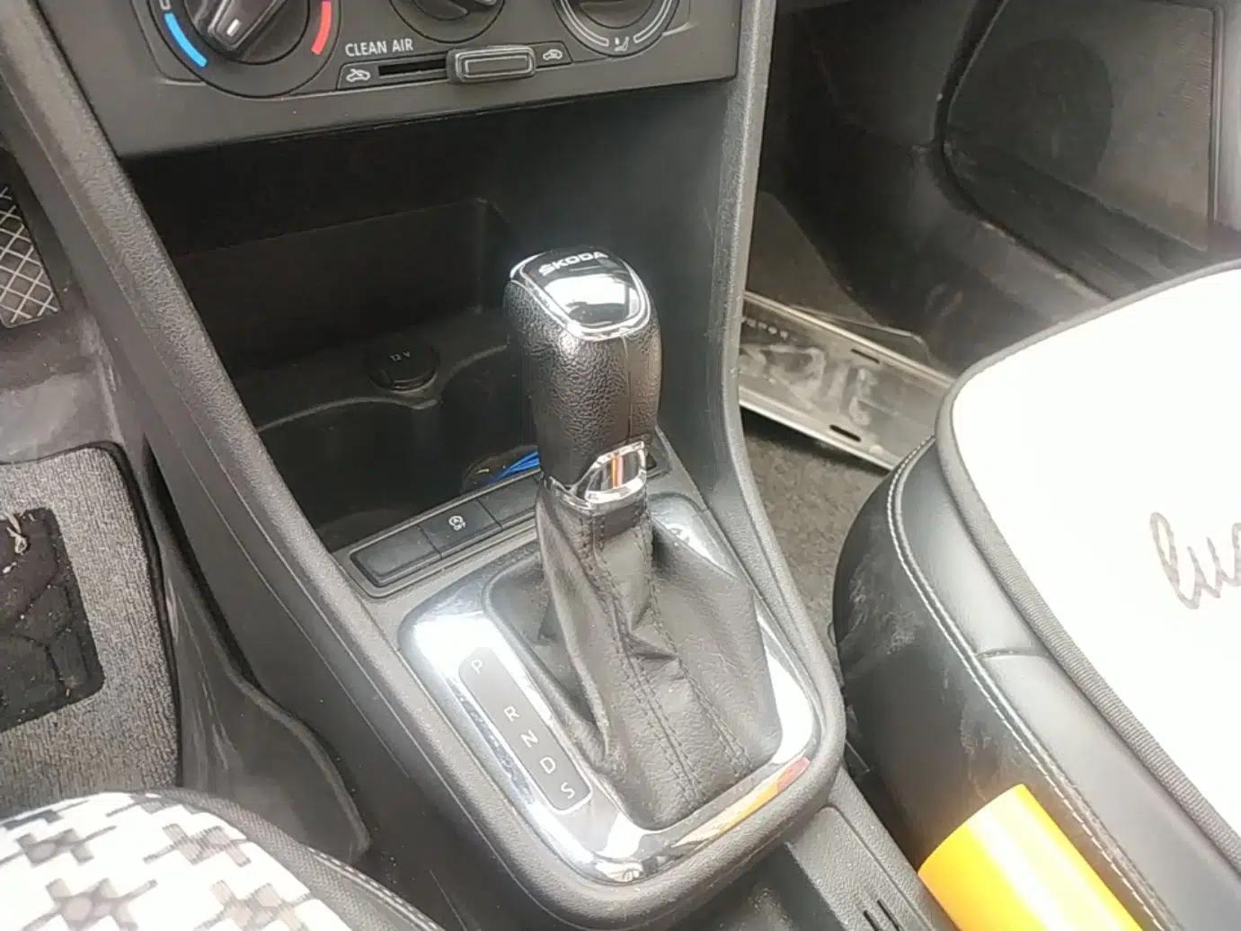 Skoda Rapid 2019 1.5L Automatic Comfort Edition China V Standard — миниатюра 17