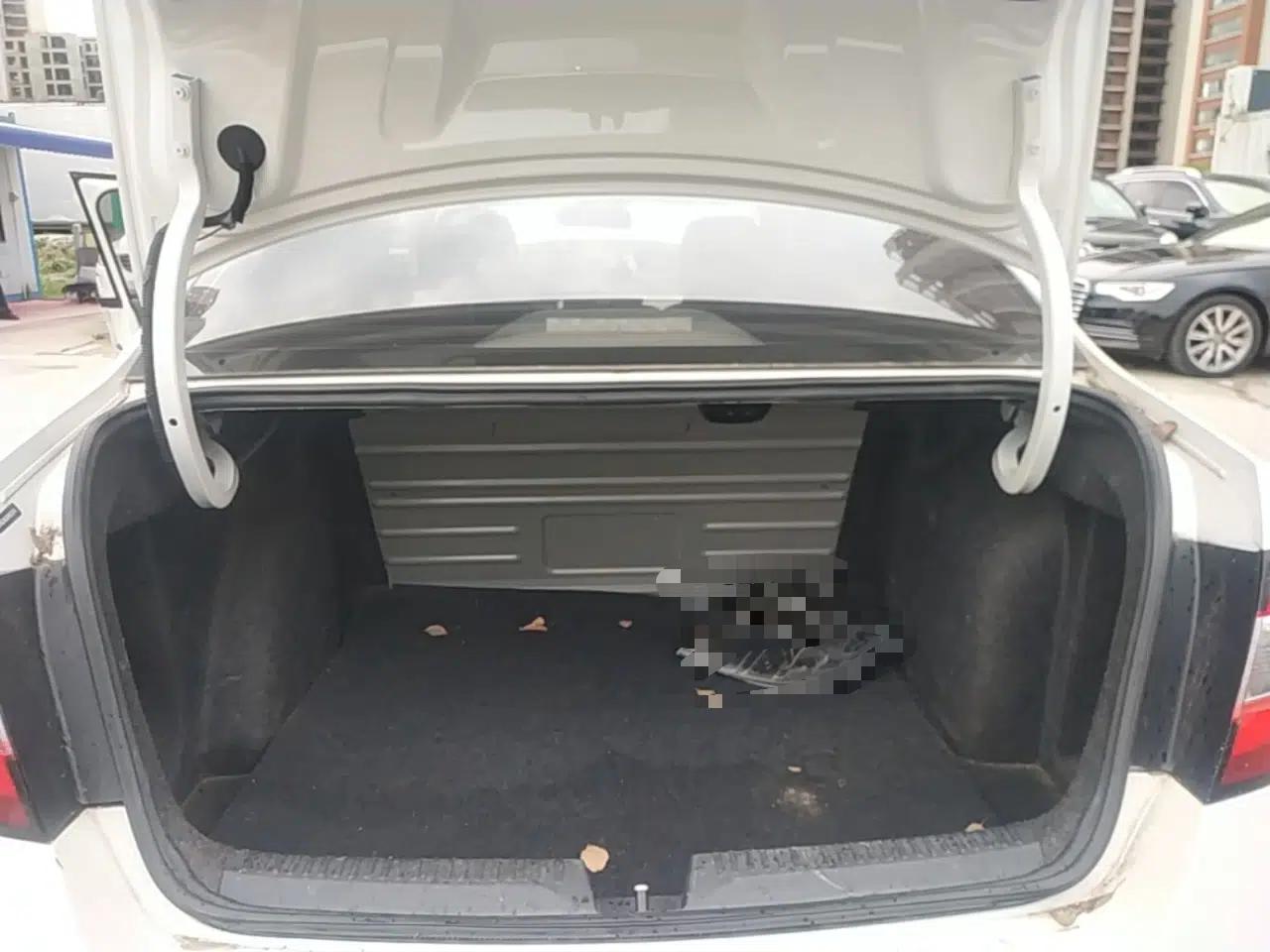 Skoda Rapid 2019 1.5L Automatic Comfort Edition China V Standard — миниатюра 22