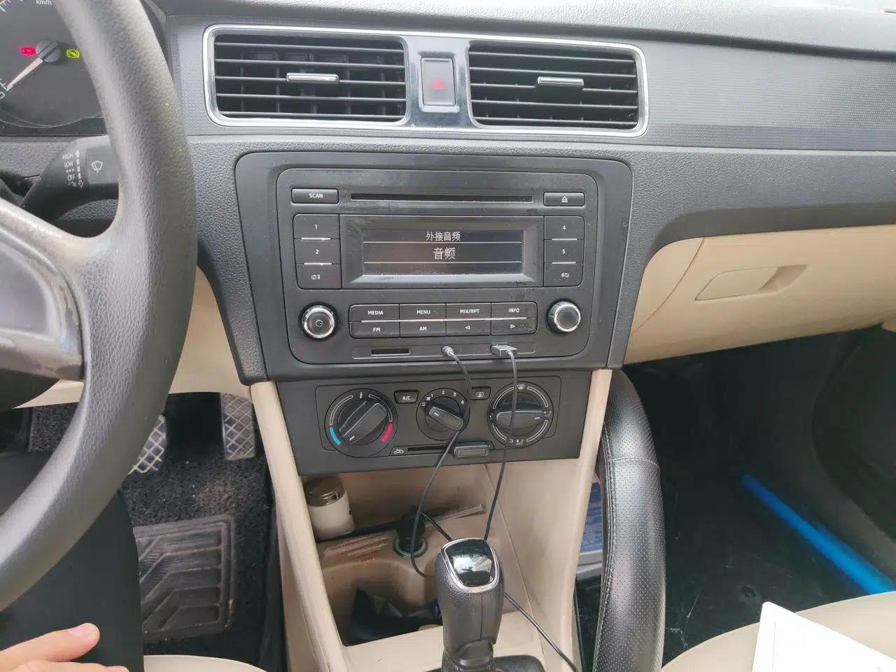 Skoda Rapid 2013 1.6L Automatic Smart Selection Model — миниатюра 14