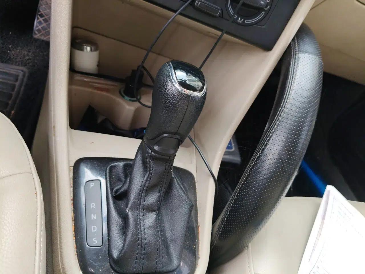Skoda Rapid 2013 1.6L Automatic Smart Selection Model — миниатюра 15