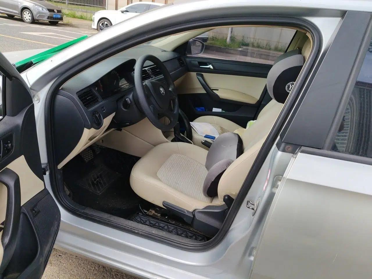 Skoda Rapid 2013 1.6L Automatic Smart Selection Model — миниатюра 16