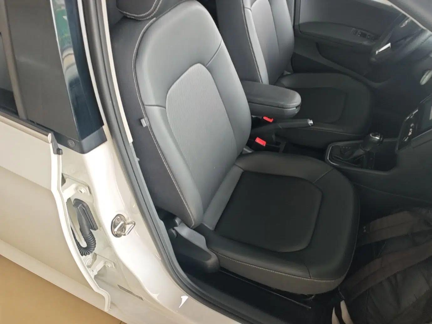 Skoda Rapid 2020 1.5L Automatic Comfort Edition — миниатюра 23