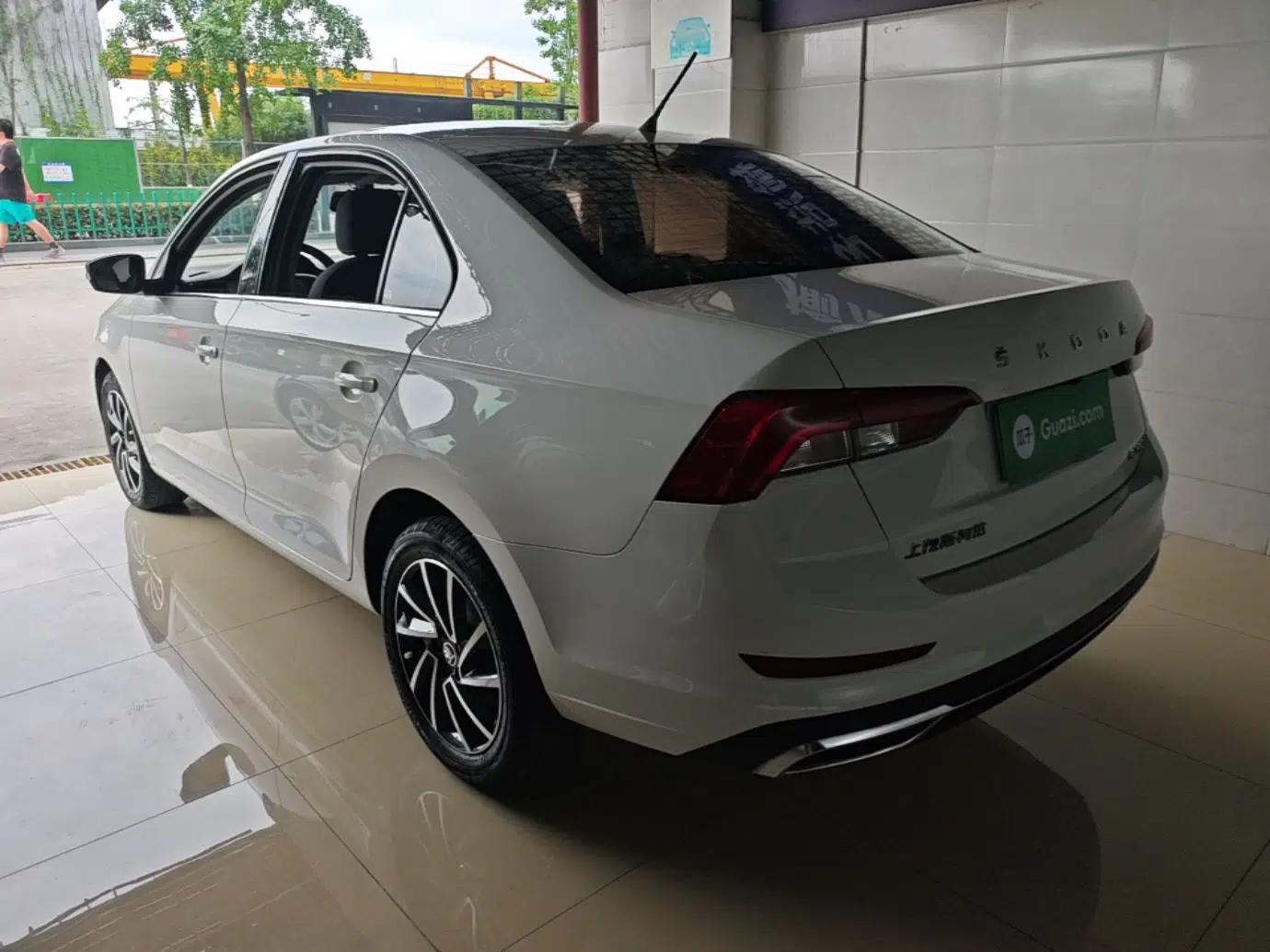 Skoda Rapid 2020 1.5L Automatic Comfort Edition — миниатюра 4