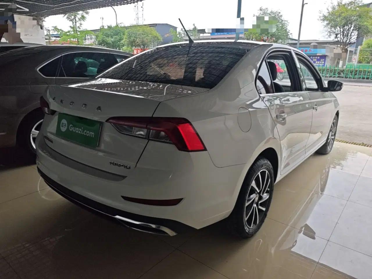 Skoda Rapid 2020 1.5L Automatic Comfort Edition — миниатюра 6