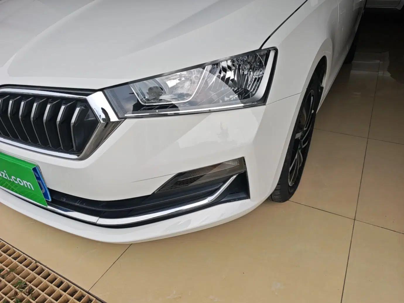 Skoda Rapid 2020 1.5L Automatic Comfort Edition — миниатюра 9