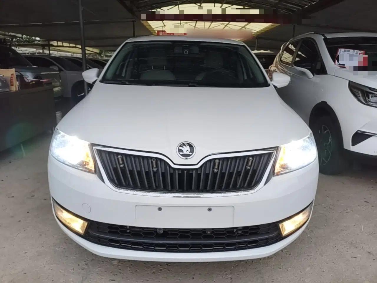Skoda Rapid 2016 1.6L Automatic Chuanxing Edition — миниатюра 2