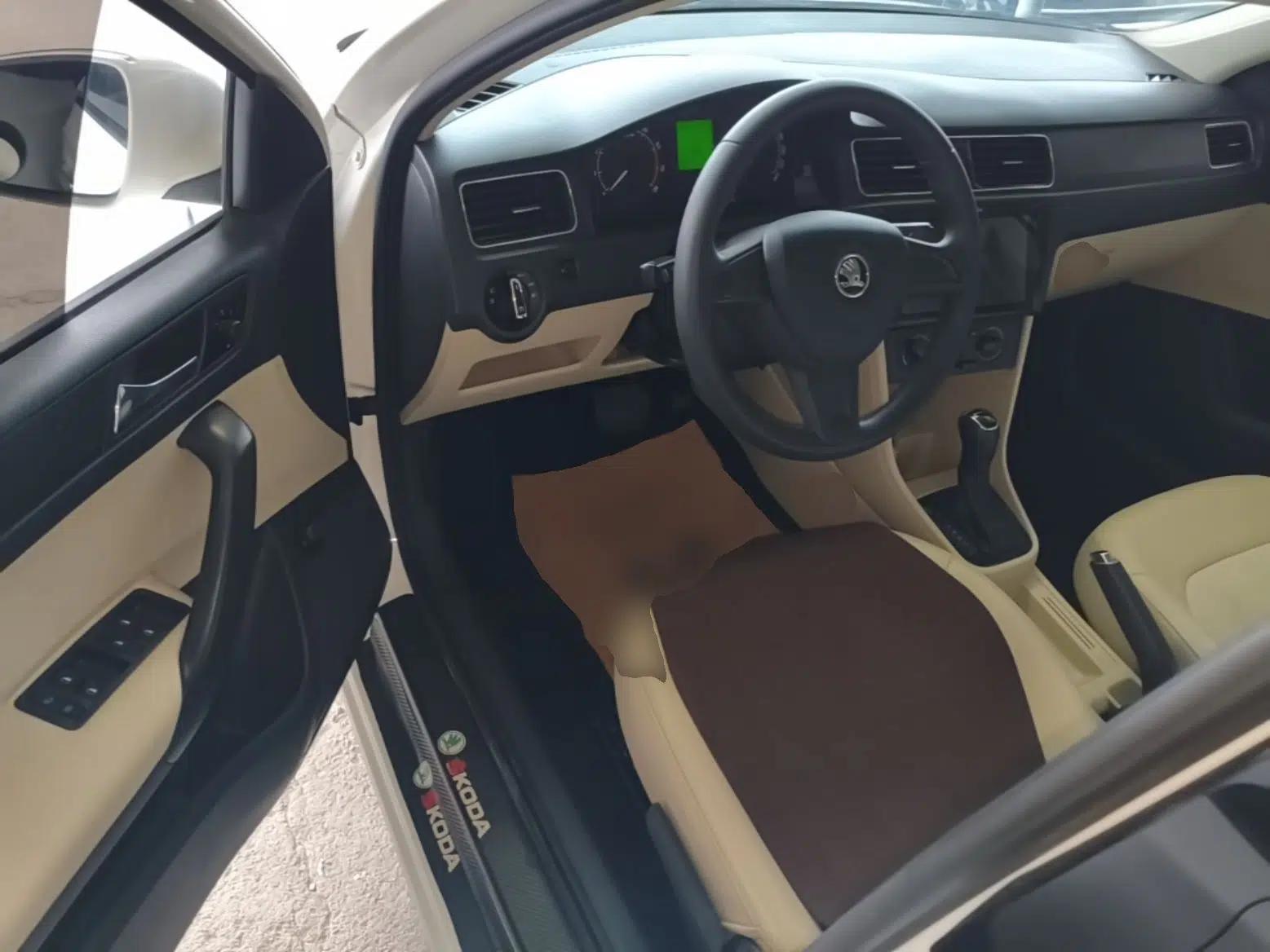 Skoda Rapid 2016 1.6L Automatic Chuanxing Edition — миниатюра 19